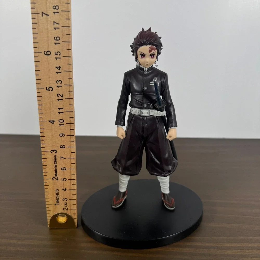 Bandai Spirits Demon Slayer Tanjiro Kamado Anime Figure Black Uniform Statue 6